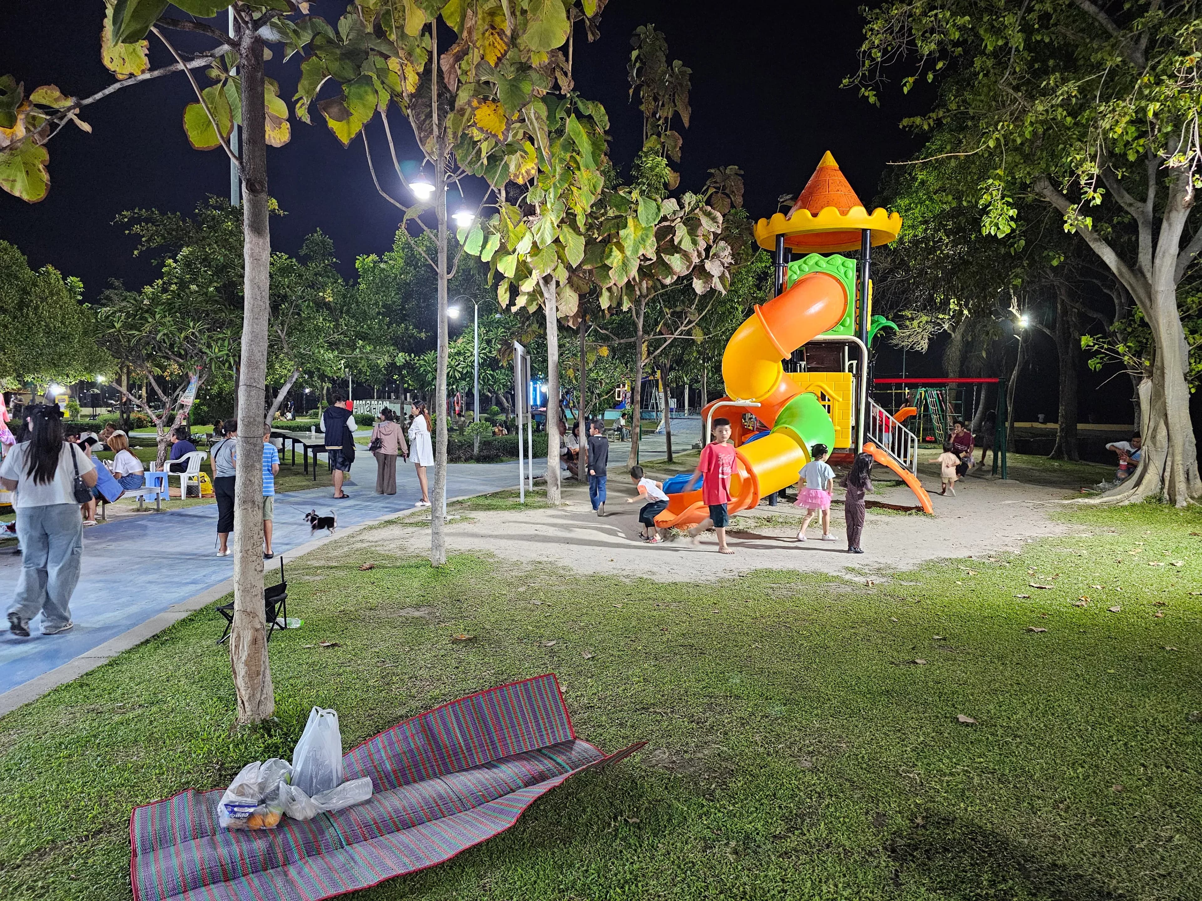 สวนราชานี 19 ไร่ หัวหิน บรรยากาศดีติดทะเล เที่ยวได้ทั้งครอบครัว พระจันทร์สวย อาหารครบ